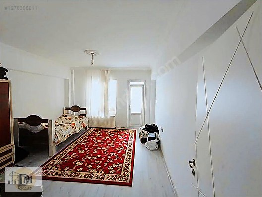 Beyaz Park Civarında Satılık Bakımlı Mantolamal Geniş 4+1 Daire